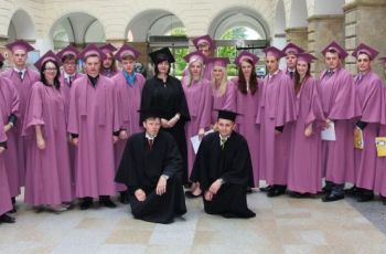 Slavnostní předávání maturitního vysvědčení