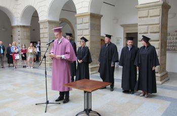 Slavnostní předávání maturitního vysvědčení